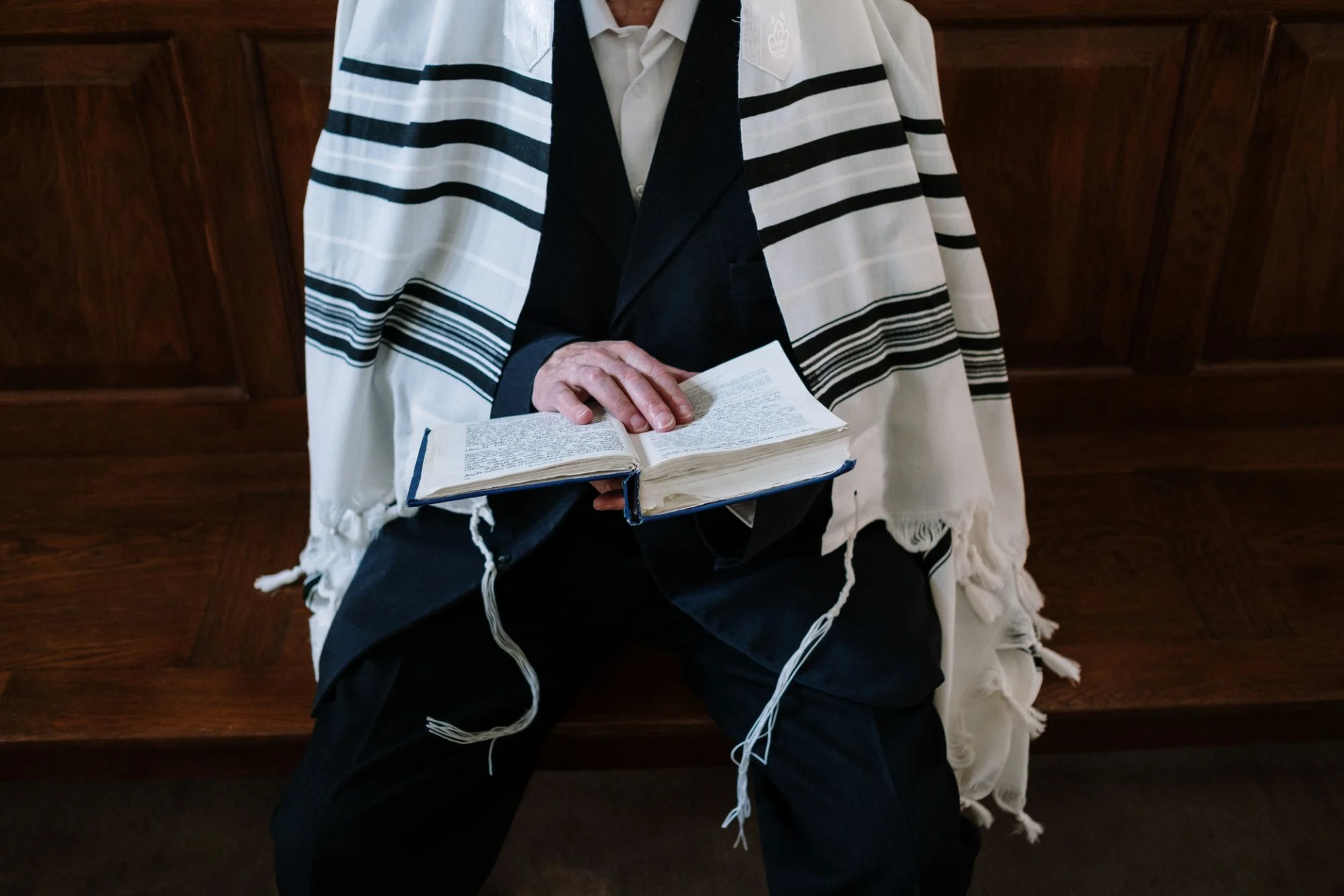 Tzitzit fringes on a tallit